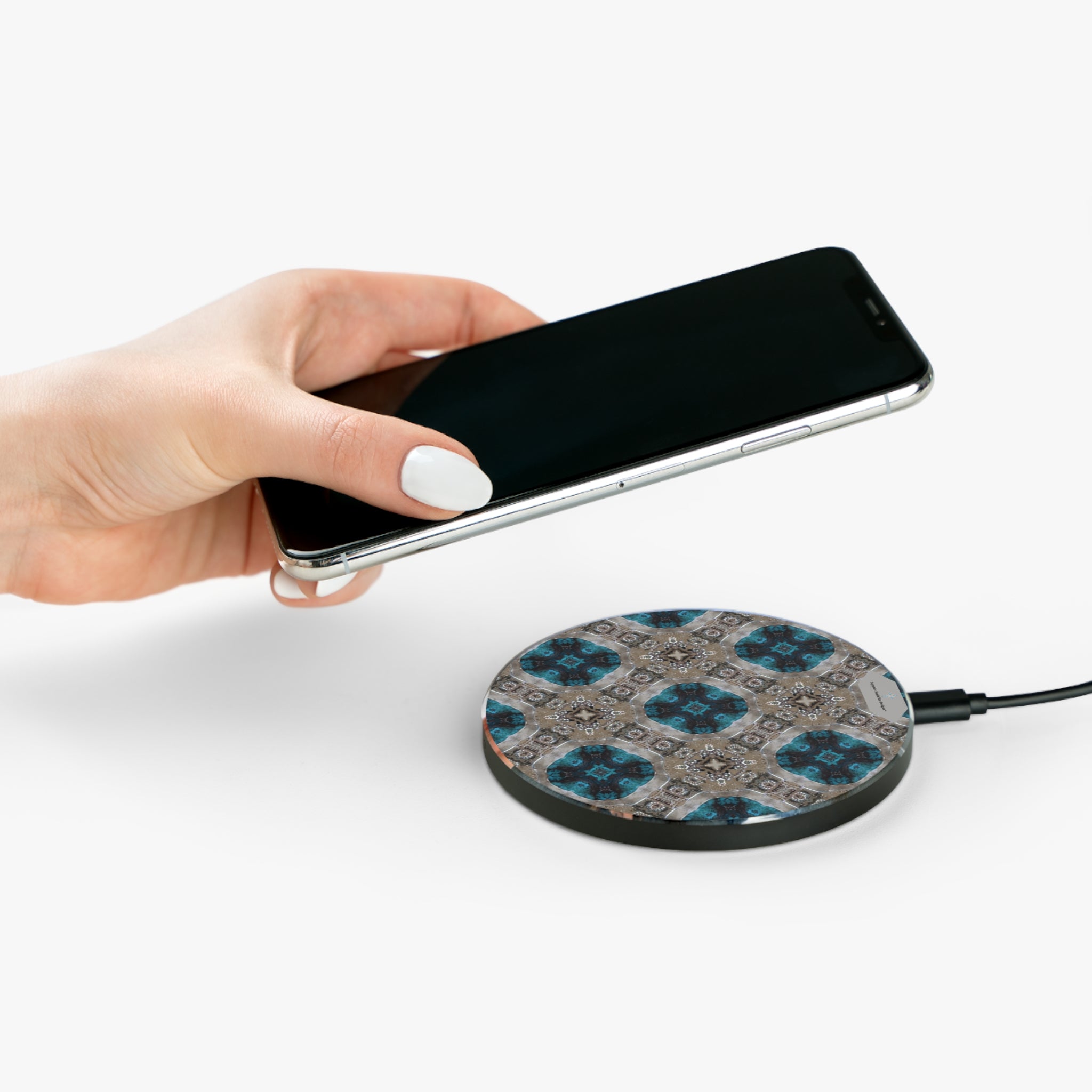 Ulloriaq Wireless Charger