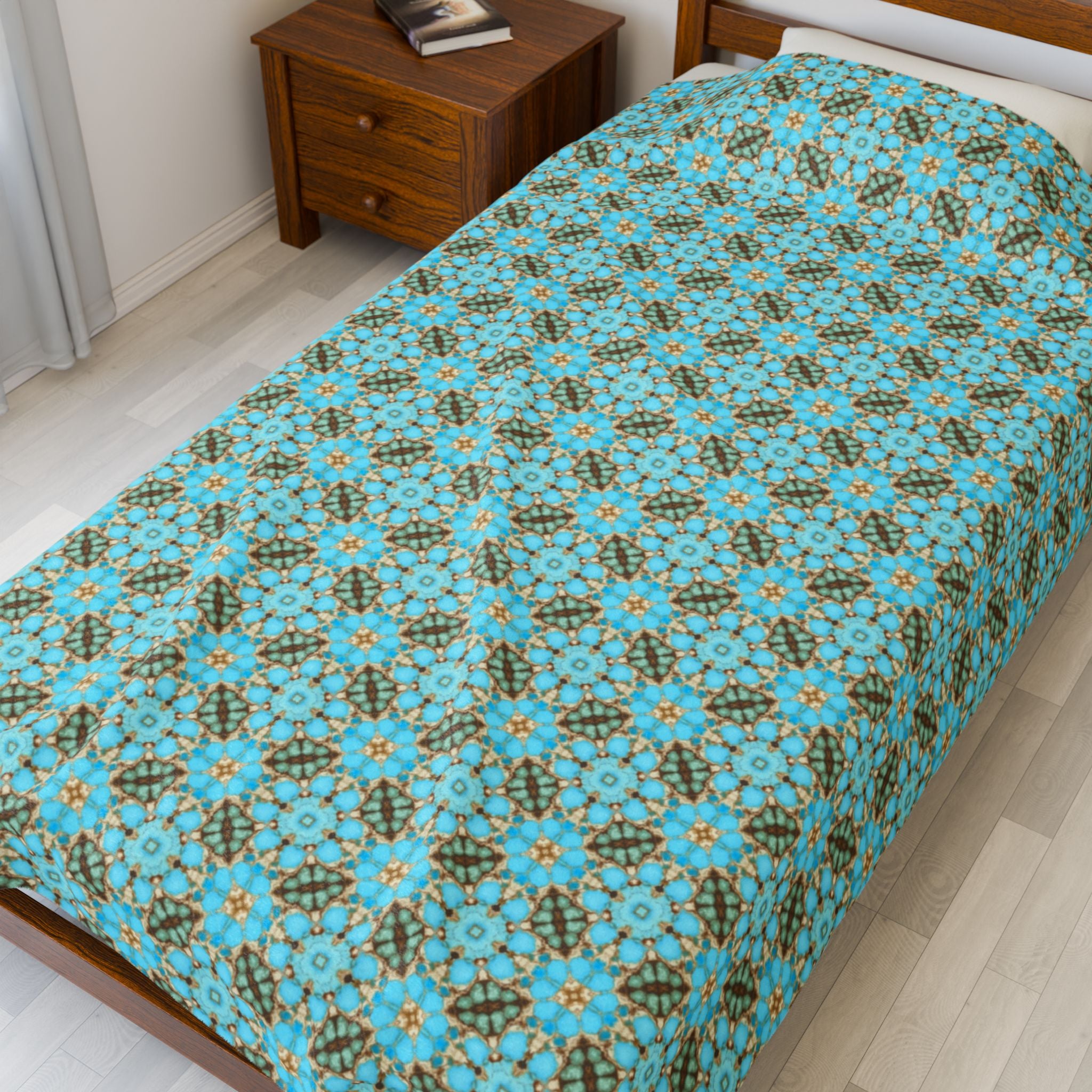 Yareli Velveteen Plush Blanket